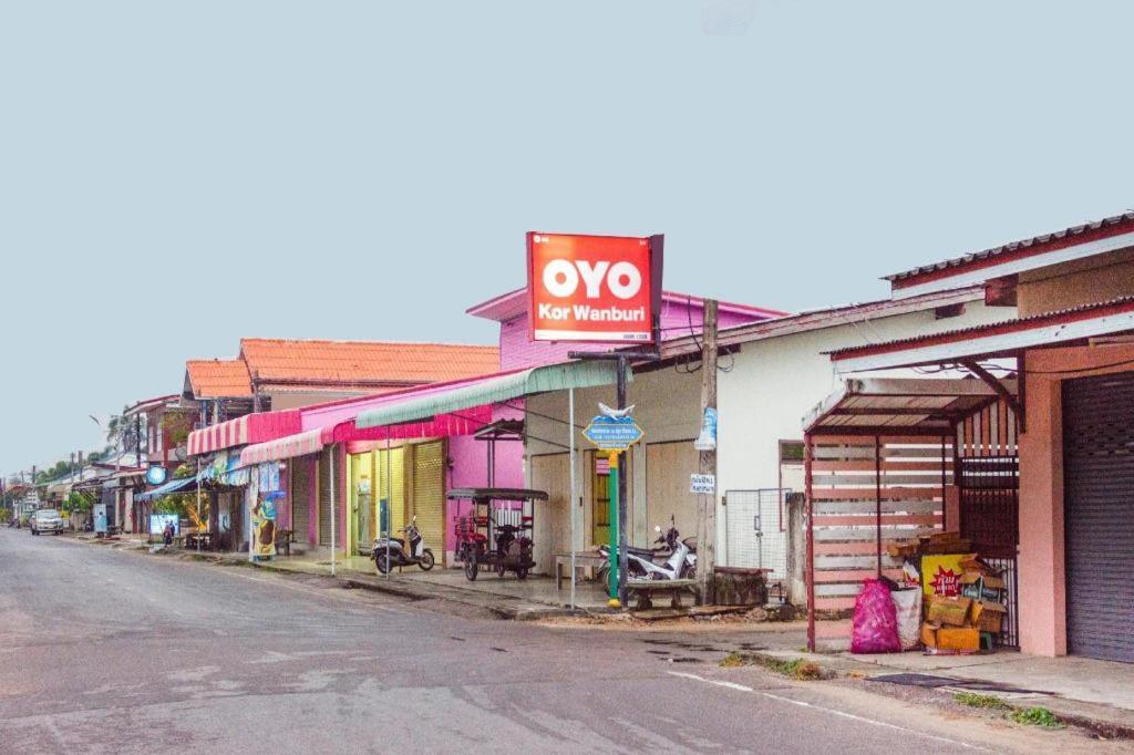 فندق Oyo 561 Kor Wanburi براشاوب خيرى خان المظهر الخارجي الصورة