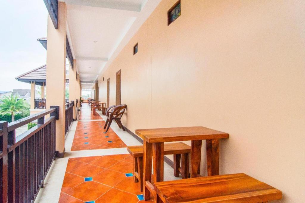 فندق Oyo 561 Kor Wanburi براشاوب خيرى خان المظهر الخارجي الصورة